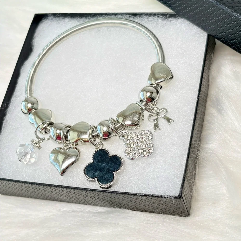 Silver Clover Charm Bracelet with Hearts - Picture 4 of 14